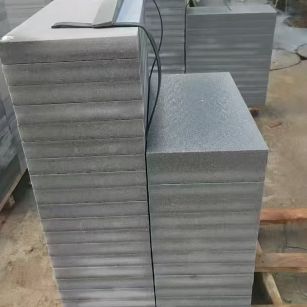 西藏 芝麻灰火烧面300*600*50地铺石材