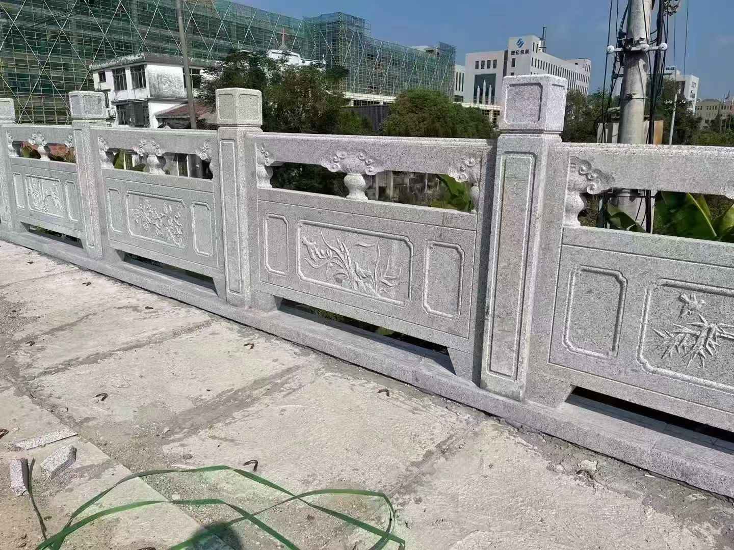 西藏 芝麻白栏杆