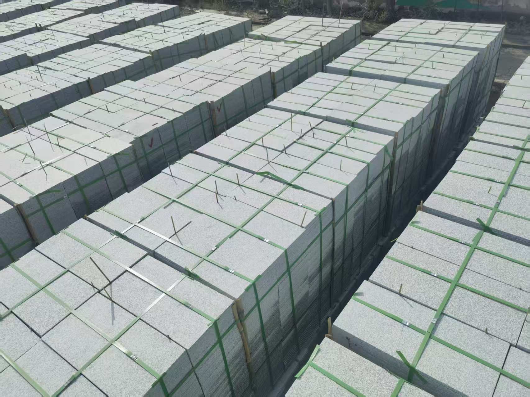 西藏 芝麻白1.8公分火烧300*600地铺，清仓大甩卖