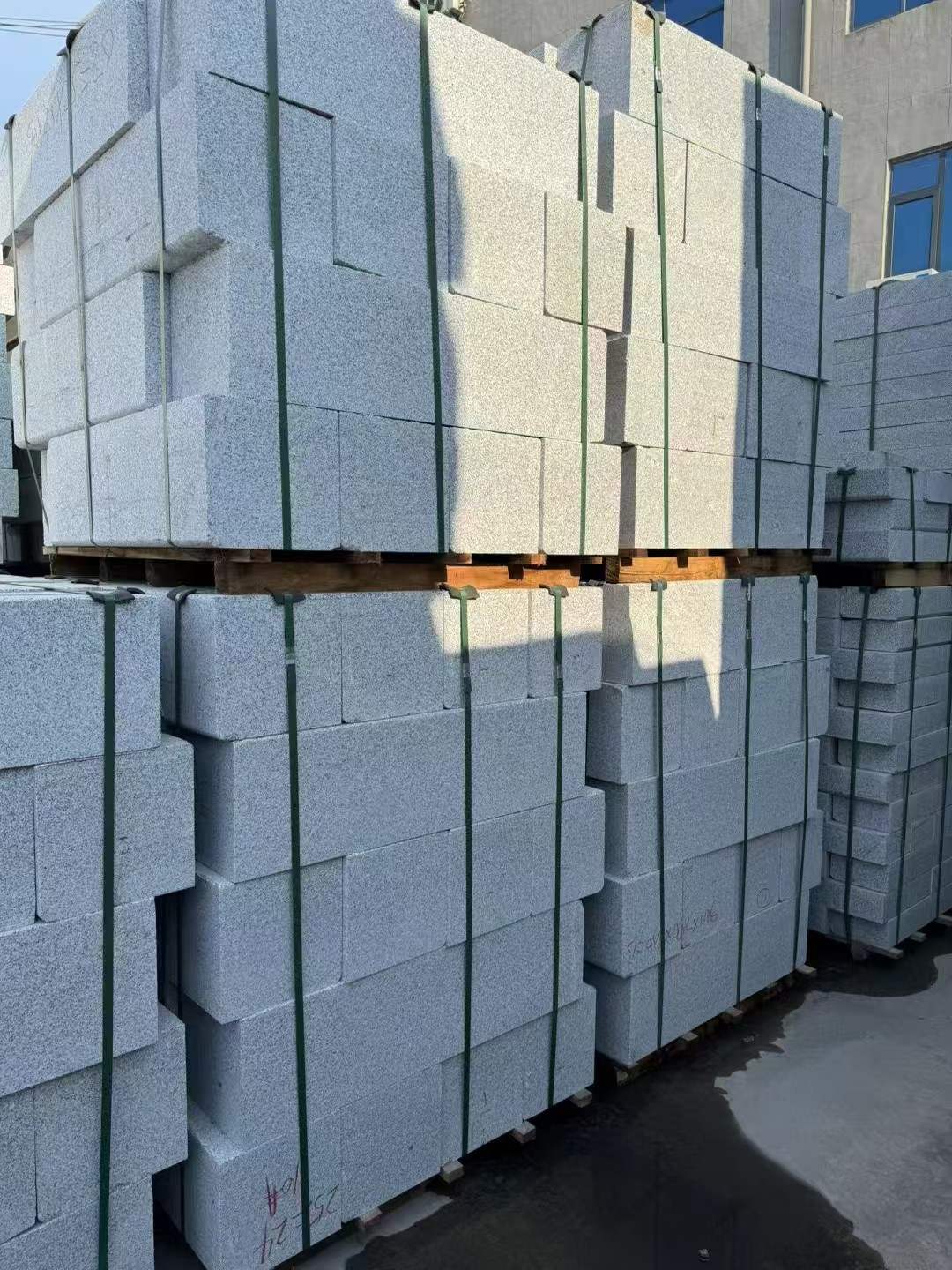 西藏 芝麻白路沿石